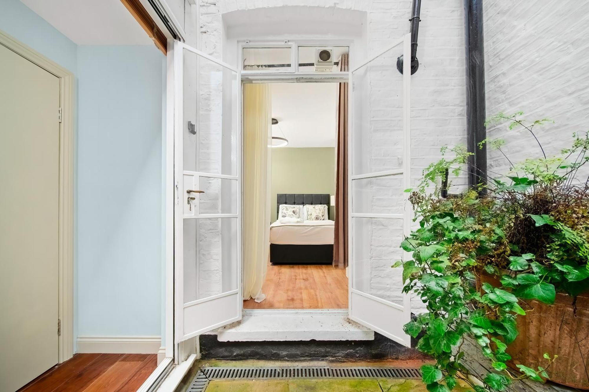 Marble Arch 2 Bedroom *